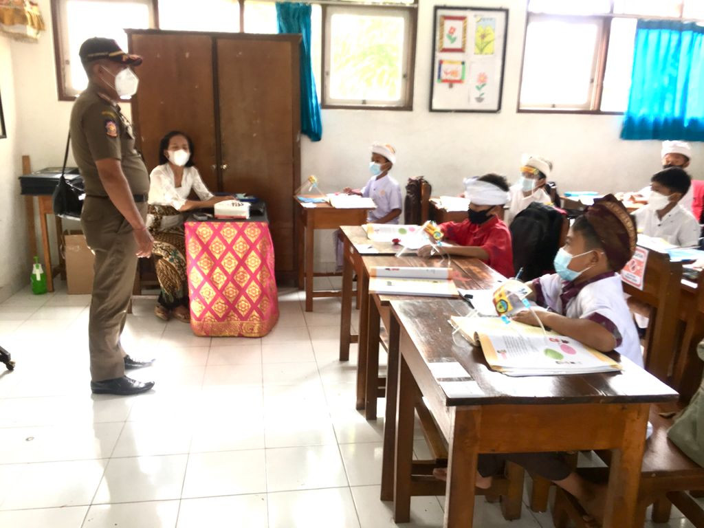 Rabu, 6 Oktober 2021 - Giat Penegakan Prokes untuk Pengendalian Penyebaran Covid-19